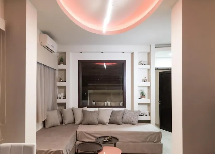 Pasiphae Lux Apartment Downtown